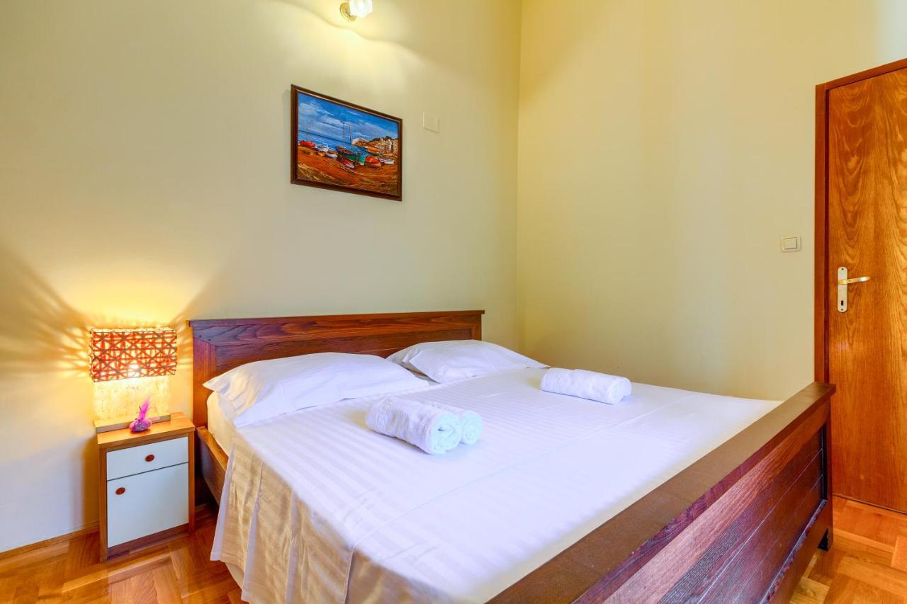 Ferienwohnung Old Stone House St Lawrence In The Heart Of Sibenik'S Old Town Exterior foto